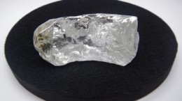 lucapa-diamond-404kratiger-diamant-von-block-8-260×145
