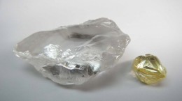 lucapa-diamond-72-carat-type-iia-d-colour-white-and-7-carat-fancy-yellow-from-december-quarter-production-260×145