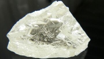 lucapa-diamond-premium-value-92-carat-diamond-from-new-mining-block-28