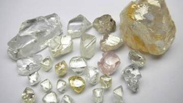 Lucapa_Diamond_-_assorted_diamonds__large