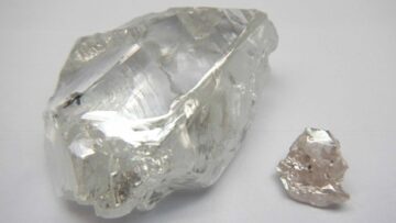Lucapa-Diamond-173-carat-Type-IIa-D-colour-white-gem-and-4-carat-pink-diamond-from-September-Quarter-production