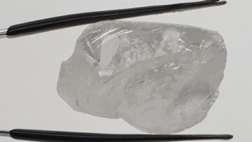 LOM_-_The_144_carat_Type_IIa_D-colour_diamond_recovered_from_MB08_600-min