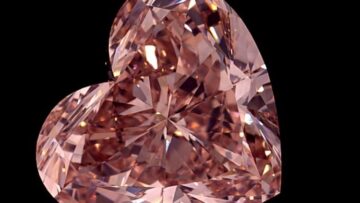 LOM_-_15_2_carat_Fancy_Intense_Orangy_Pink_Heart_shaped_diamond_750-min